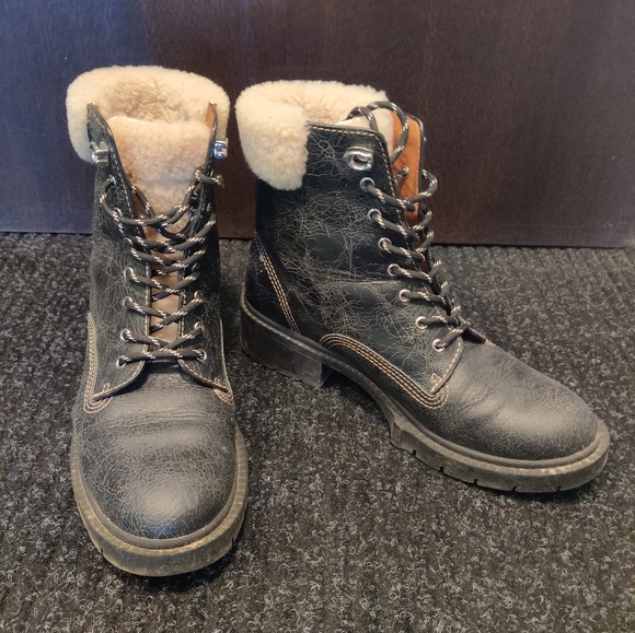 Coach Lorimer Bootie - Picture 4 of 12